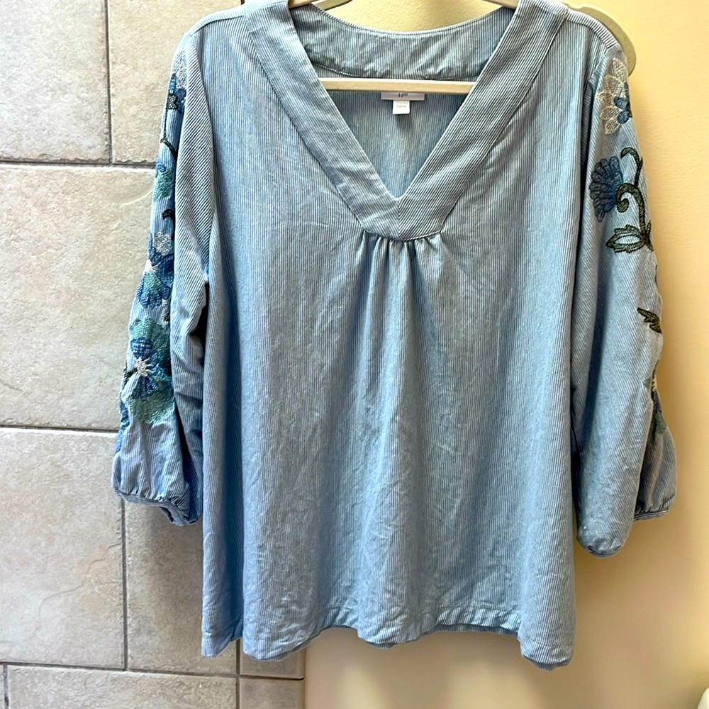 Stripe and embroidered sleeve, 100% cotton top